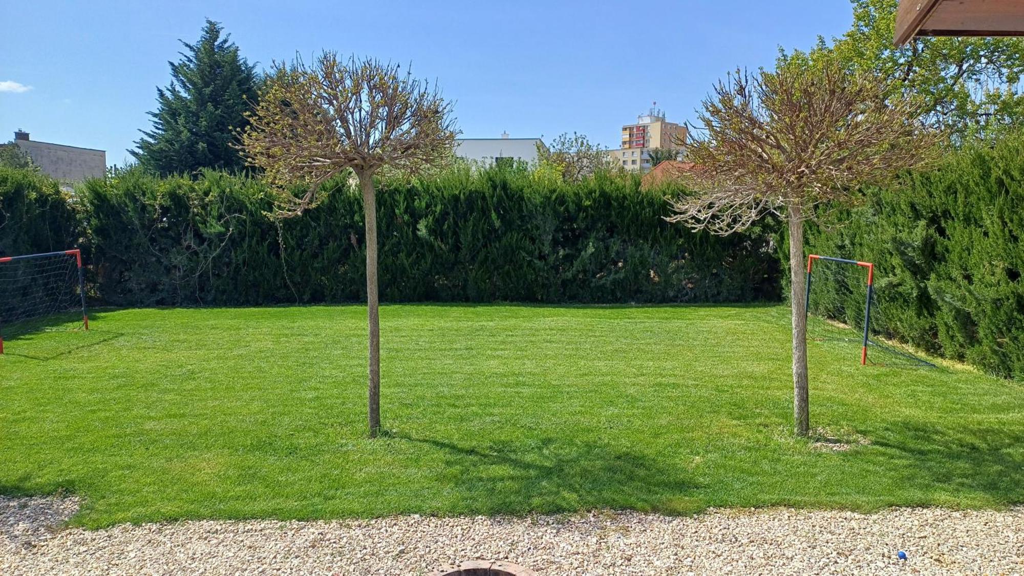 La Familia Apartamento Štúrovo Exterior foto