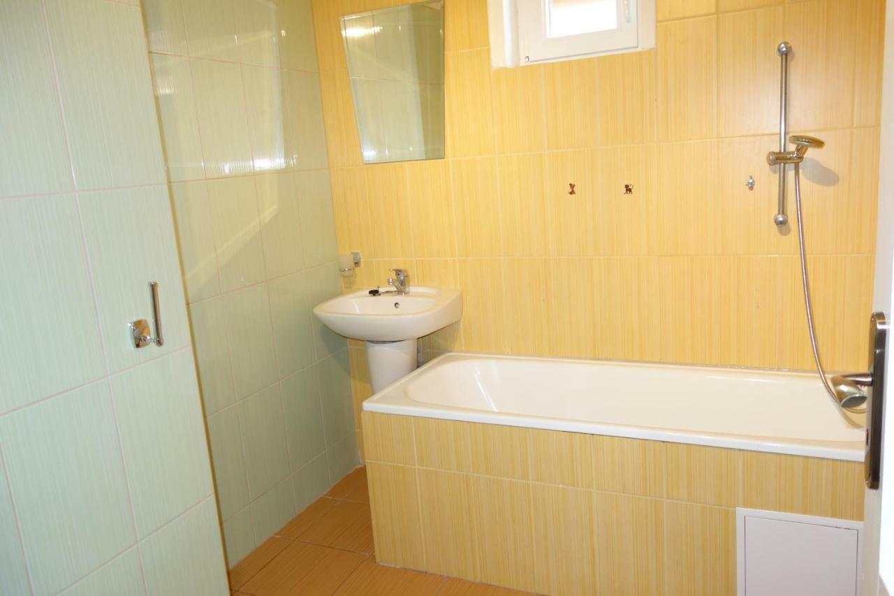 La Familia Apartamento Štúrovo Exterior foto