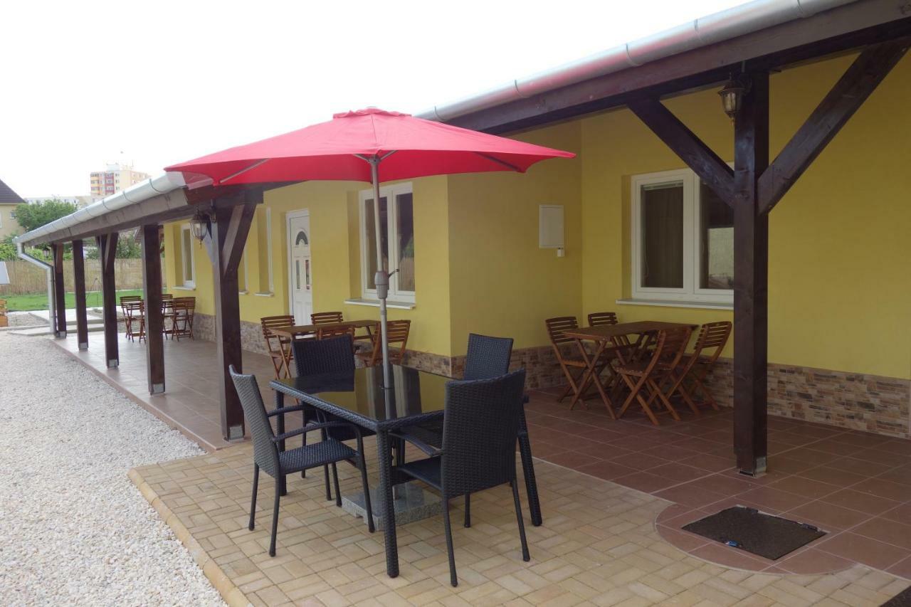 La Familia Apartamento Štúrovo Exterior foto